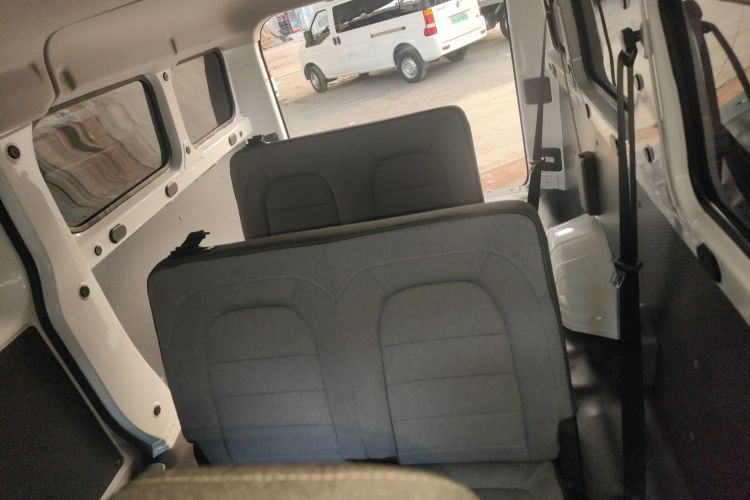 五菱汽车 五菱扬光 2024款 300KM 舒适型客车版 75kW中控内饰21