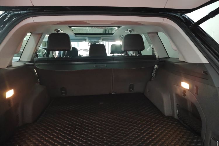 红旗HS7 2022款 2.0T DCT两驱智联旗享版 五座机舱底盘23