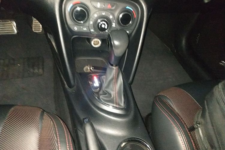 菲亚特 菲翔 2015款 1.4T 自动跃享版中控内饰18