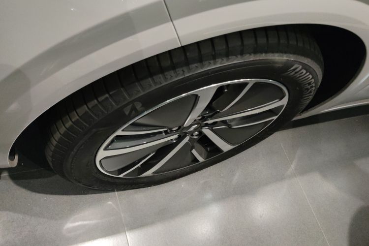 理想汽车 理想L6 2024款 Max车身外观6007