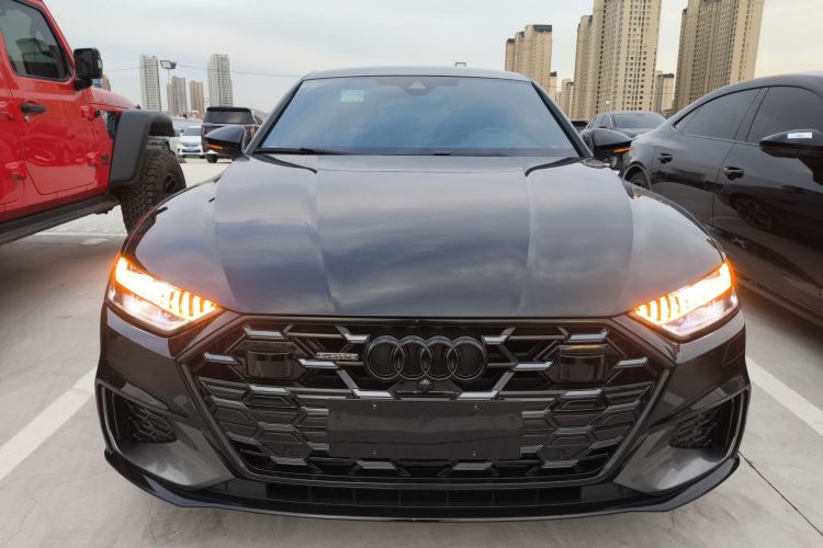 奥迪A7L 2025款 45 TFSI quattro 黑武士版车身外观2