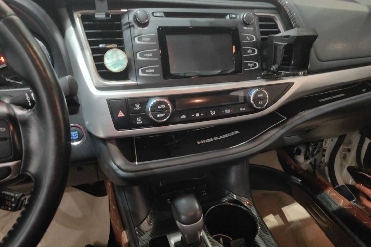 丰田 汉兰达 2015款 2.0T 四驱豪华版 7座局部细节16