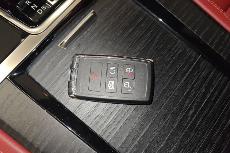 捷豹XFL 2022款 XFL 2.0T P250 两驱精英运动版中控内饰11