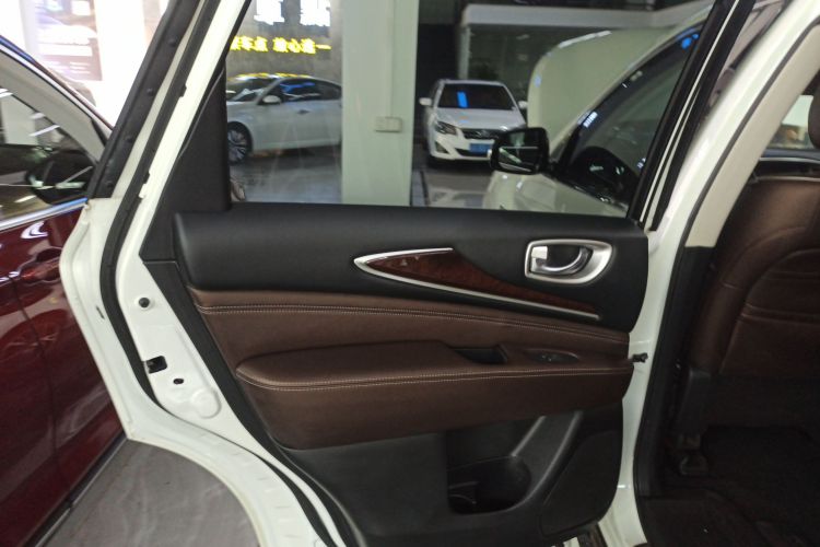 英菲尼迪QX60(进口) 2020款 2.5 S/C Hybrid 两驱卓越版中控内饰7008