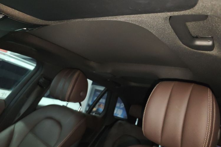 奔驰GLC 2021款 GLC 260 L 4MATIC 动感型中控内饰22