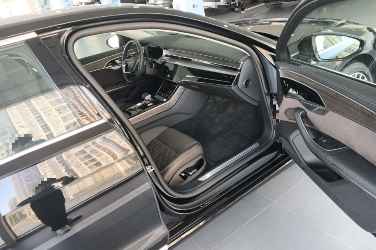 奥迪A8 2024款 A8L 55 TFSI quattro 旗舰型局部细节9005