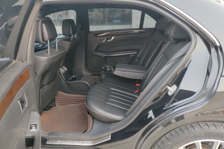 奔驰E级 2015款 改款 E 260 L中控内饰21