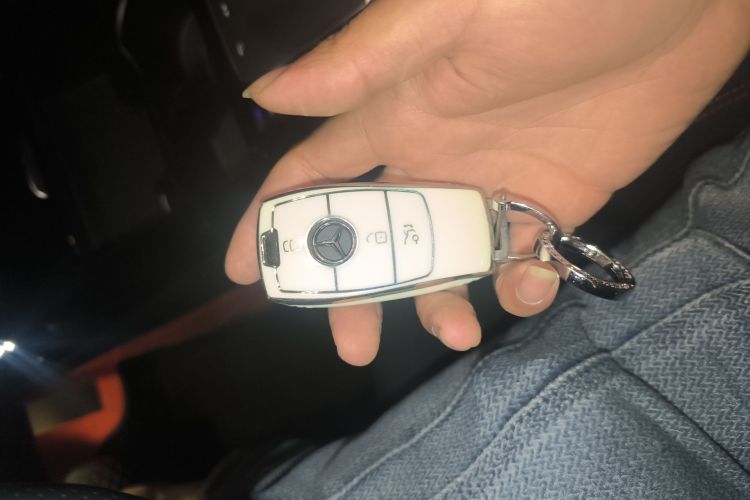 奔驰A级 2023款 A 200 L 时尚型中控内饰11