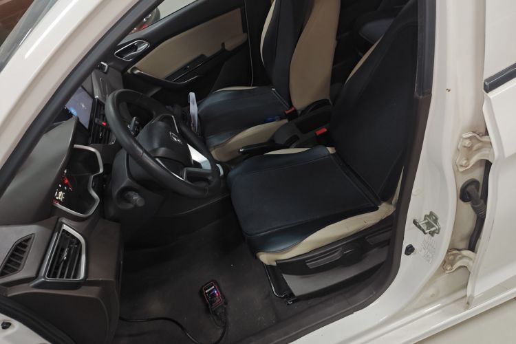 宝骏310W 2017款 1.5L 手动舒适型 国V局部细节19