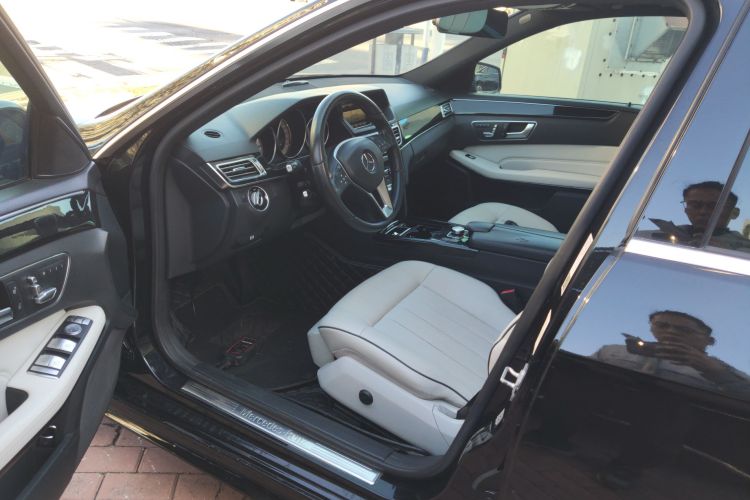奔驰E级 2015款 E 260 L 运动型中控内饰20