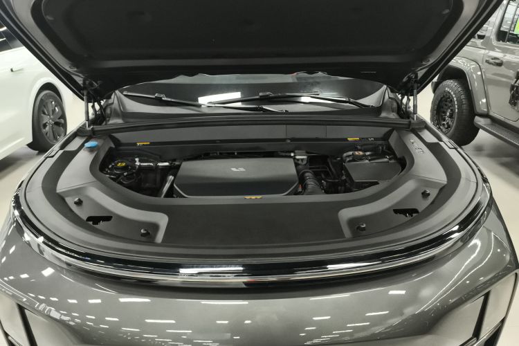 理想汽车 理想L9 2023款 Pro机舱底盘24