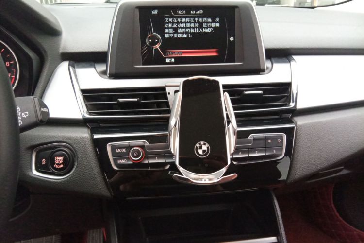 宝马2系旅行车 2016款 218i 时尚型中控内饰16