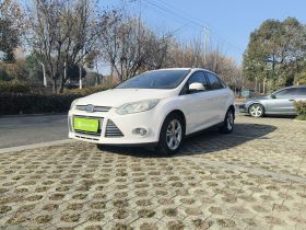 福特 福克斯 2012款 三厢 1.6L 手动风尚型