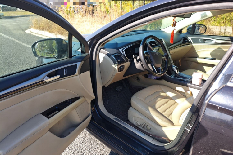 福特 蒙迪欧 2013款 2.0L GTDi200豪华型中控内饰7003