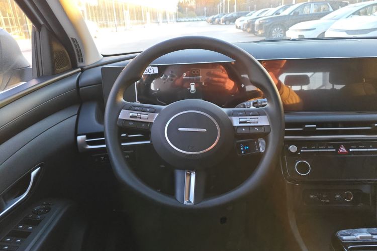 现代 2025款 途胜L 1.5T 精英版中控内饰13