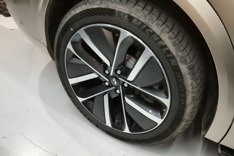 理想汽车 理想L9 2022款 Max车身外观6002