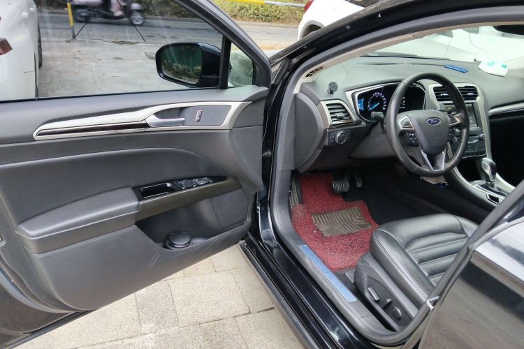 福特 蒙迪欧 2013款 2.0L GTDi200豪华型中控内饰7003