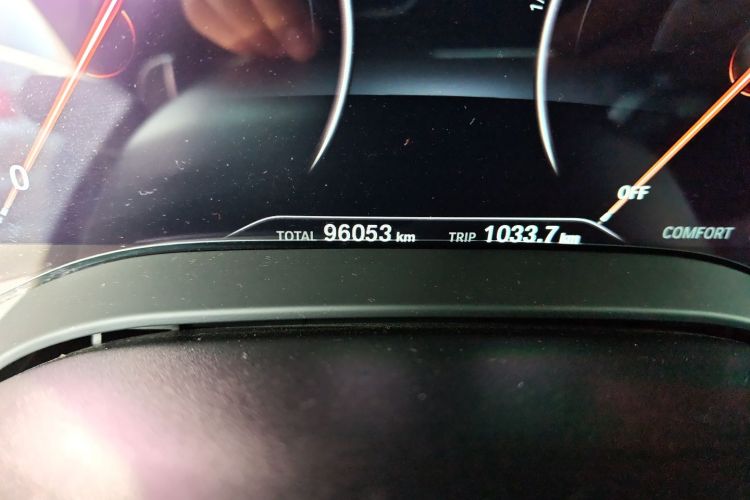 宝马5系 2019款 改款 530Li 领先型 M运动套装中控内饰15