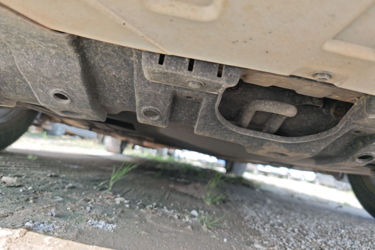 长安 逸动 2016款 XT 1.6L 自动俊酷型局部细节9008