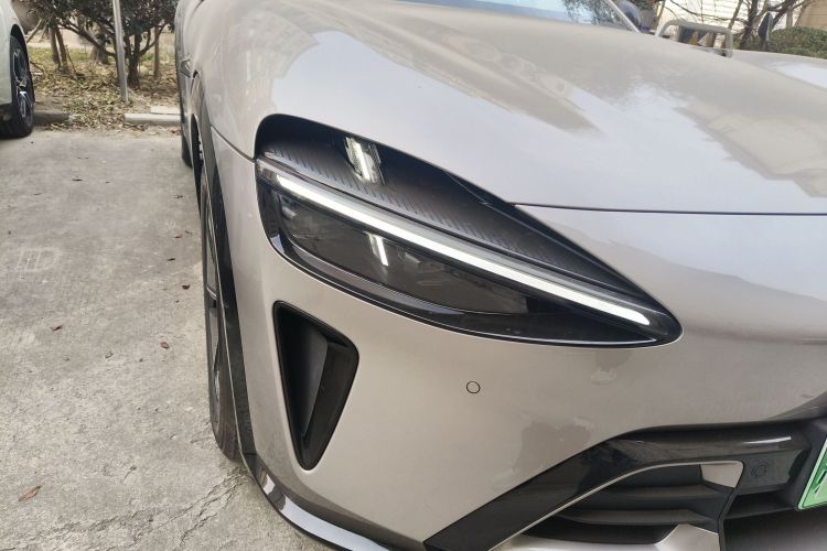 小米汽车 小米YU7 2025款 超长续航高性能四驱Max版车身外观8