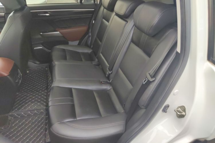 广汽传祺 传祺GS7 2017款 320T 两驱豪华智联型中控内饰21