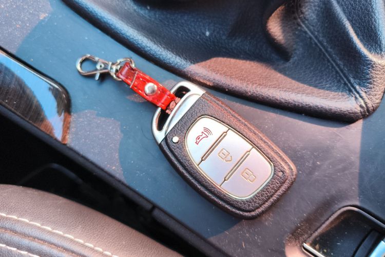 北汽幻速S6 2016款 1.5T 手动领先型中控内饰7001