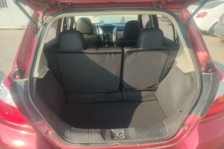 启辰R50 2014款 1.6L 手动精彩版机舱底盘23