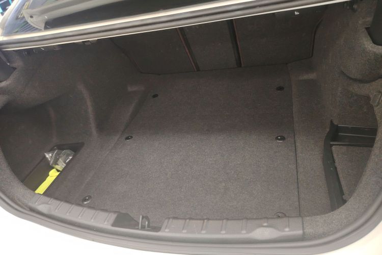 宝马3系 2019款 320Li 时尚型局部细节23