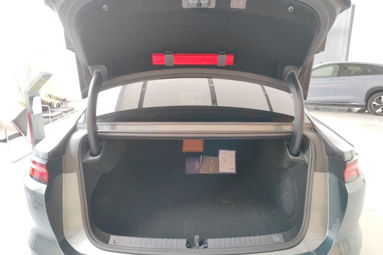 比亚迪 汉L 2025款 DM-p 四驱激光雷达旗舰型机舱底盘23