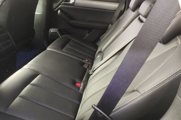 比亚迪 唐 2018款 2.0T 自动智联尊荣型 7座 国V中控内饰21