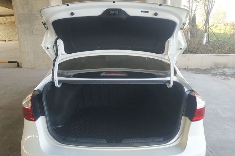 起亚K3 2017款  1.6L 自动15周年特别版GLS机舱底盘23