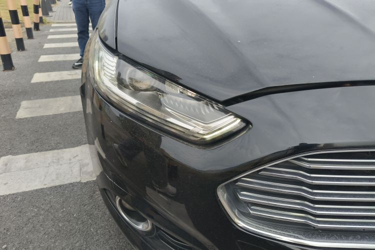 福特 蒙迪欧 2013款 2.0L GTDi200豪华型车身外观8