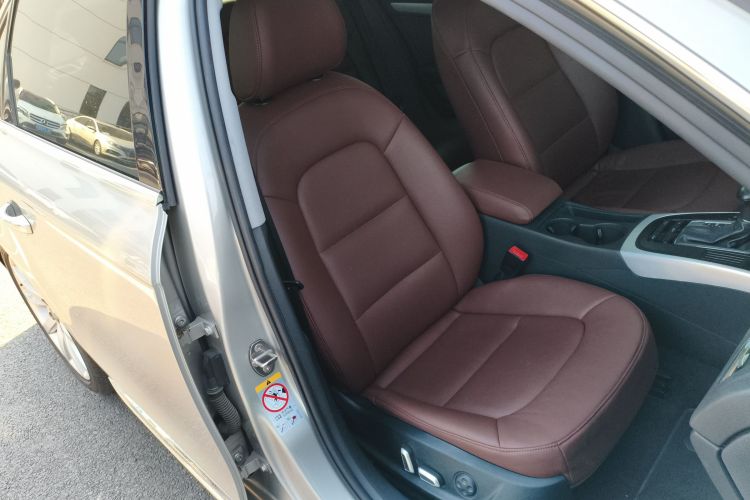 奥迪A4L 2016款 45 TFSI quattro个性运动型局部细节41