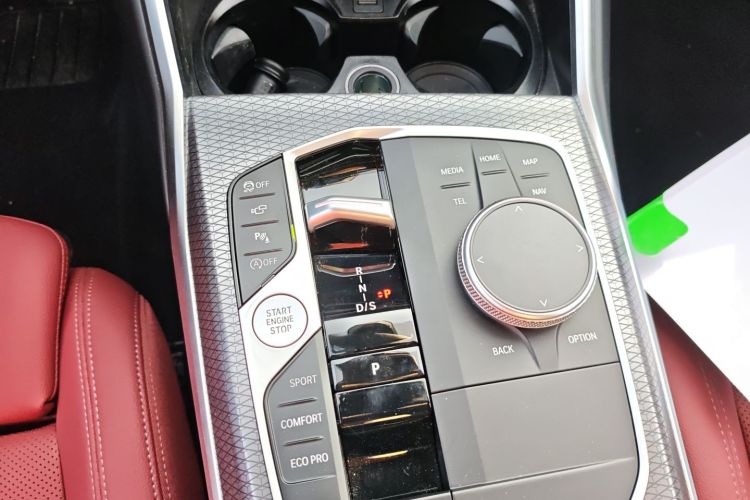 宝马3系 2024款 325i M运动曜夜套装中控内饰18