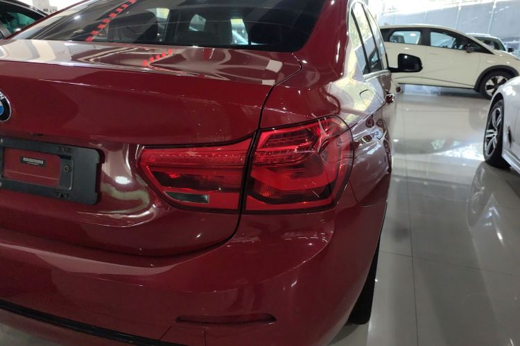 宝马1系 2018款 118i 运动型车身外观9