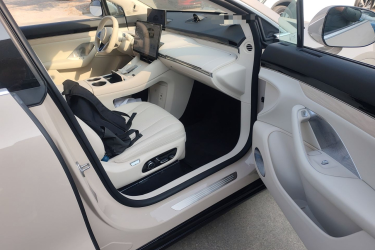 鸿蒙智行 智界R7 2025款 增程 251km Max局部细节9005