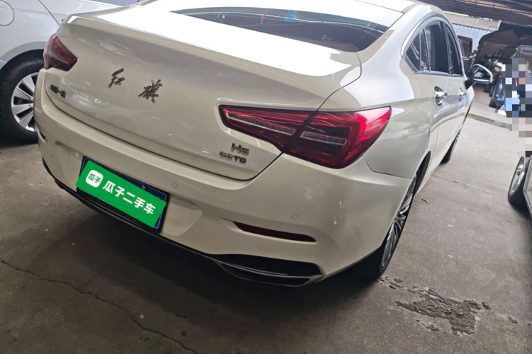 红旗H5 2022款 经典款 改款 1.5T DCT旗韵版车身外观7