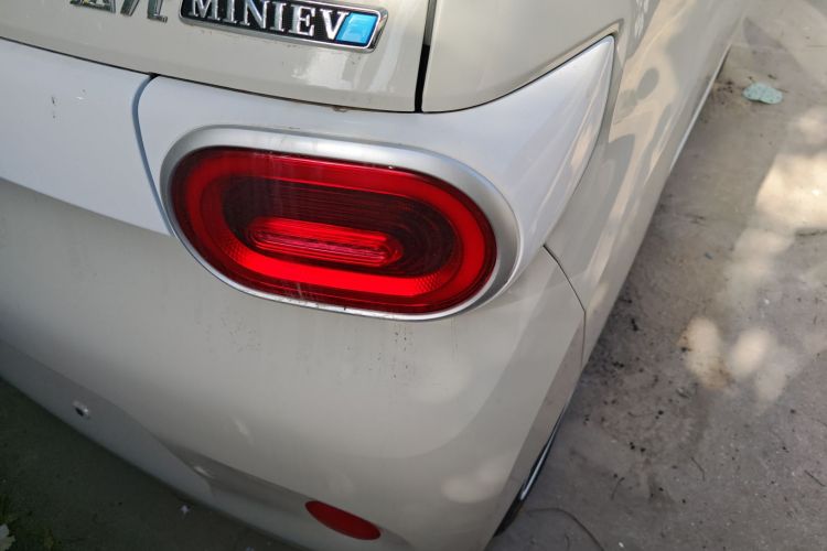 五菱汽车 宏光MINIEV 2024款 第三代 215km 青春版车身外观9