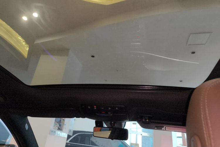 奔驰E级 2022款 改款二 E 260 L 运动型中控内饰22