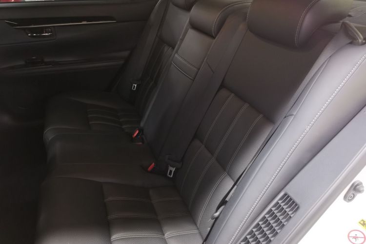 雷克萨斯ES 2015款 300h 舒适版中控内饰21