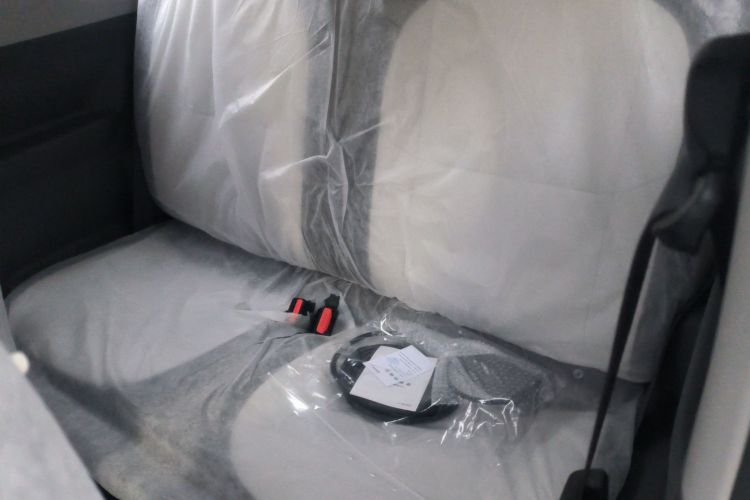 吉利银河 2025款 210km 熊猫骑士中控内饰21