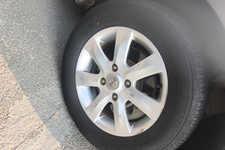 日产 轩逸 2012款 经典 1.6XE 手动舒适版局部细节9003