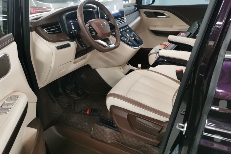 奔腾M9 2023款 2.0T 尊享型中控内饰19