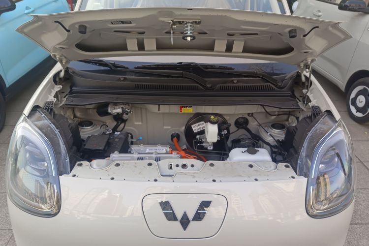 五菱汽车 宏光MINIEV 2025款 四门版 进阶款机舱底盘24