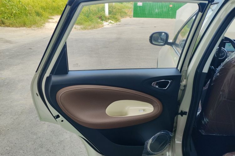 五菱汽车 五菱缤果 2024款 333km 悦享款中控内饰7008