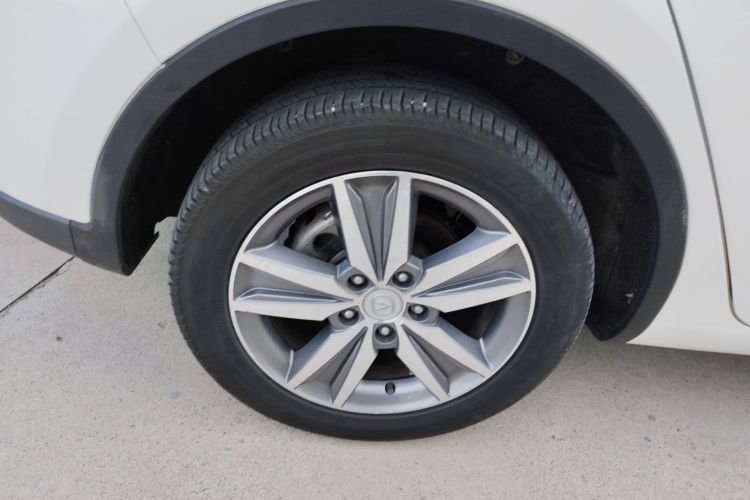 长安 逸动 2016款 XT 1.6L 手动俊酷型车身外观56