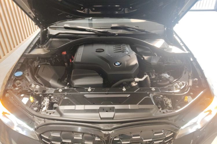 宝马3系 2023款 325Li M运动曜夜套装机舱底盘24