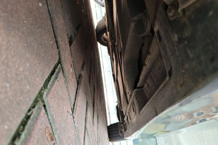 雷克萨斯CT 2014款 CT200h 精英版 单色机舱底盘30