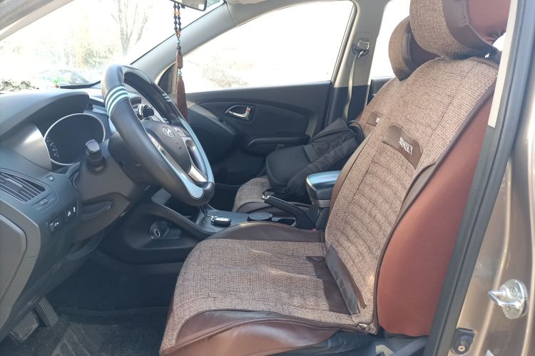 北京现代ix35 2013款 2.0L 自动两驱智能型GLS 国IV中控内饰19