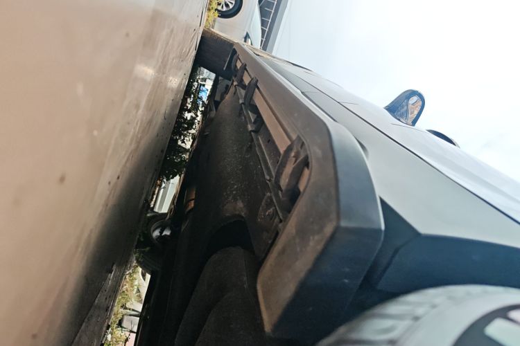 现代 胜达 2023款 旅行家 380T GDi 自动两驱GLX精英版局部细节9002